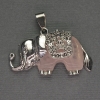 Pendente «Elefante» in quarzo rosa 39×34 mm ± metallo argentato