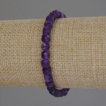 Bracciale in sugilite sfaccettato a cubi, diametro 5x5 mm ±, lunghezza 18 cm ±, elastico