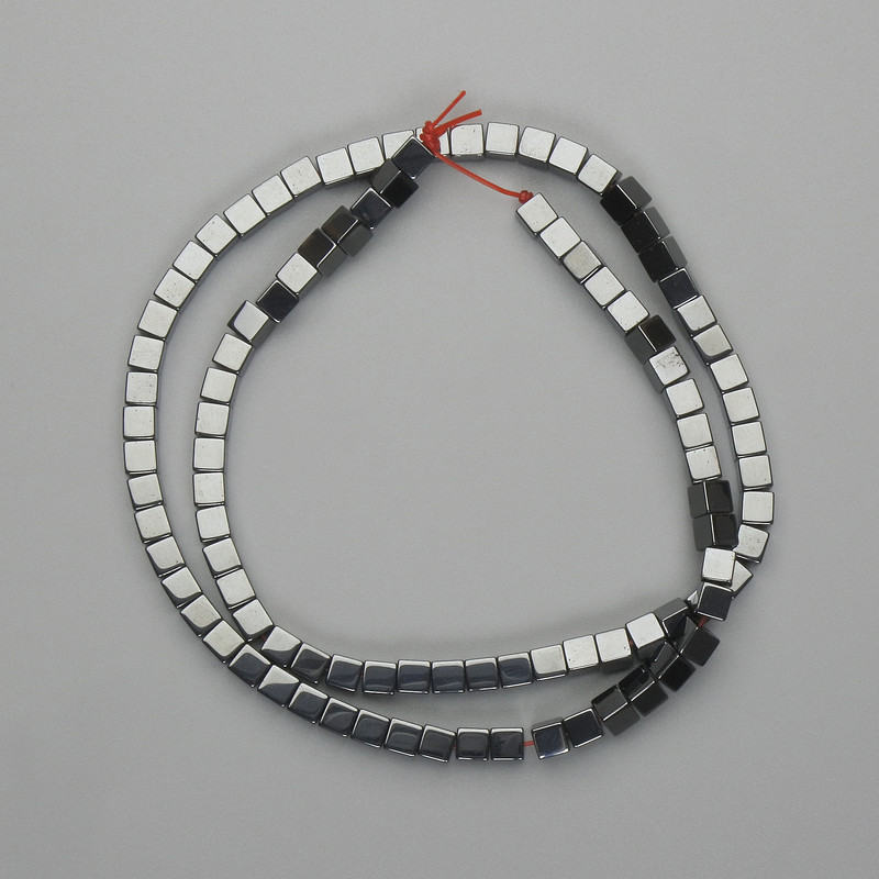 Perline di Ematite cubo 4×4 mm+-, lunghezza 40 cm+-
