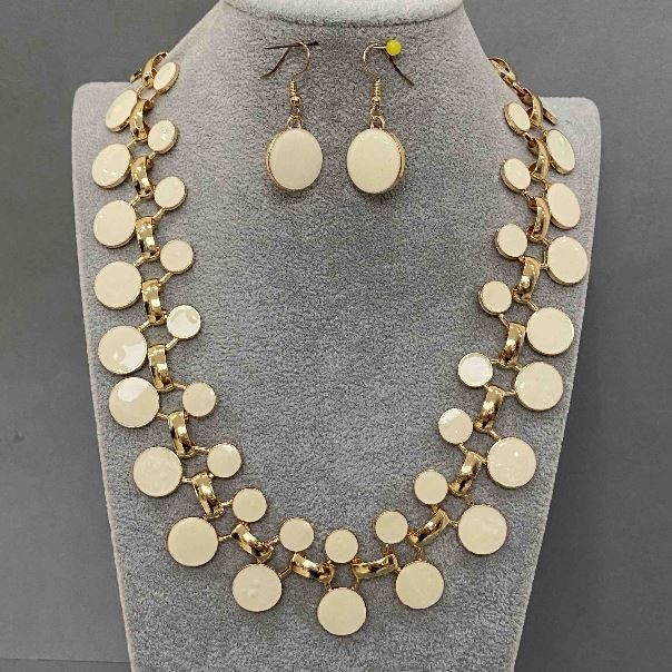 Set di collana e orecchini con smalto bianco, lunghezza 48 cm+