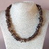 Collana in pietra naturale topazio fumé levigato 'farfalla', lunghezza 45 cm, diametro 10 mm (+-)