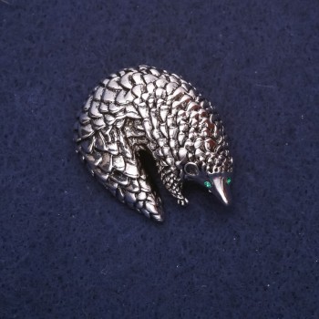 Spilla Pangolino 38×28 mm, metallo argentato