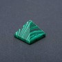 Piramide souvenir in malachite (pressata), altezza ± 24 mm, lunghezza ± 29 mm