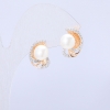 Orecchini Xuping placcati oro 18K con strass bianchi e perle di Maiorca, diametro 15×11 mm +
