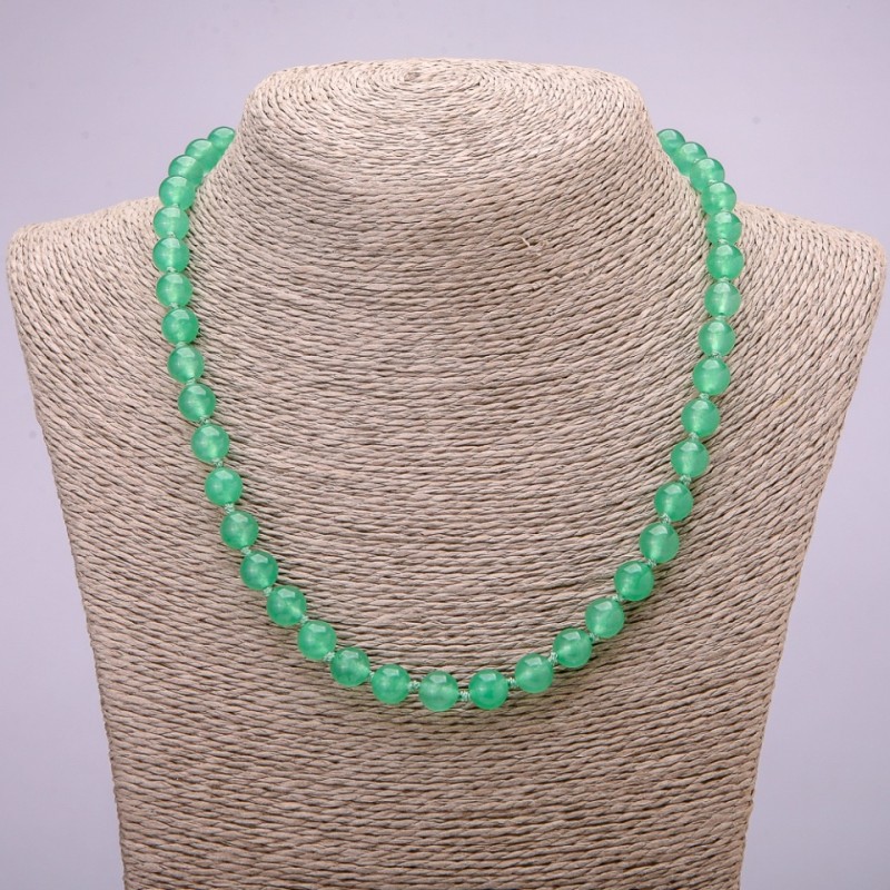 Collana in nefrite, sfere lisce, diametro 8 mm, lunghezza 48 cm