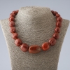 Saldo. Collana in diaspro rosso naturale, grandi palline levigate, diametro 12-21 mm, lunghezza 49 cm