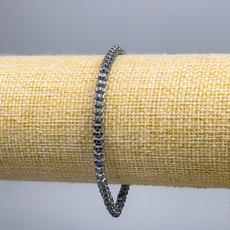 Bracciale Ematite Fiore, diametro 4×3 mm, lunghezza 18 cm (elastico)